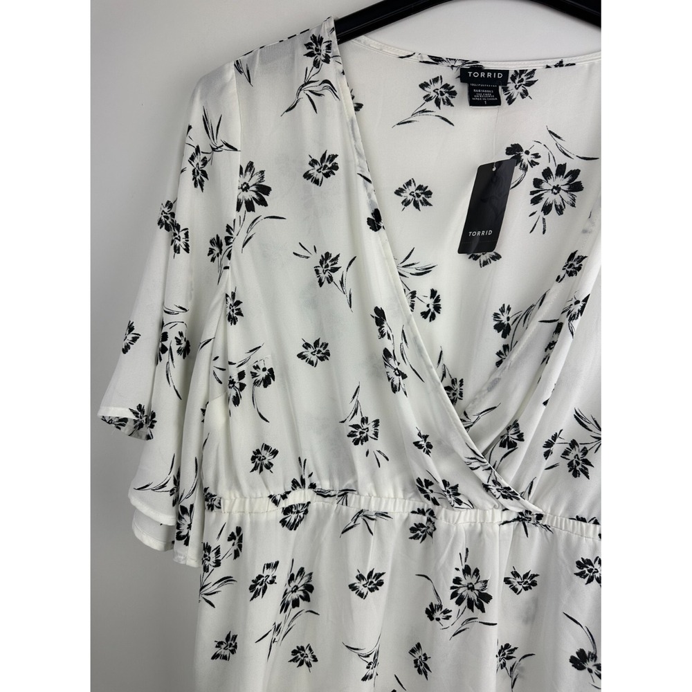 NWT Torrid Floral Georgette Flutter Sleeve Surplice Blouse Sheer Plus Size 1X - Picture 5 of 14